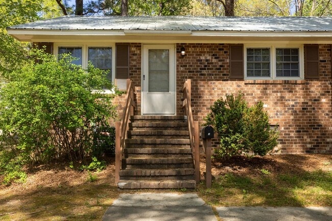 202 W Poplar Ave in Carrboro, NC - Building Photo - Building Photo