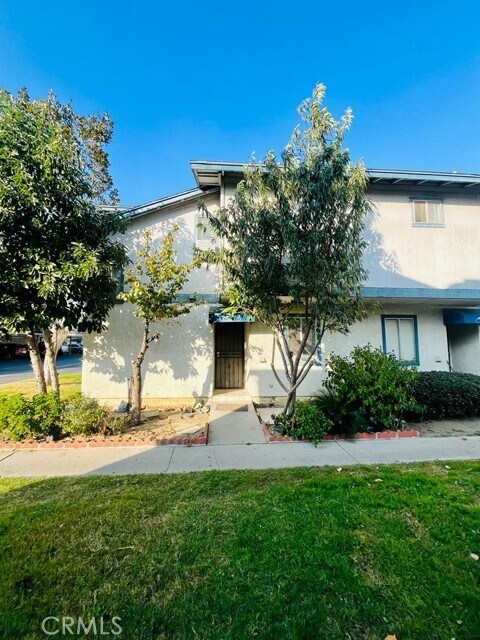 16770 San Bernardino Ave in Fontana, CA - Foto de edificio