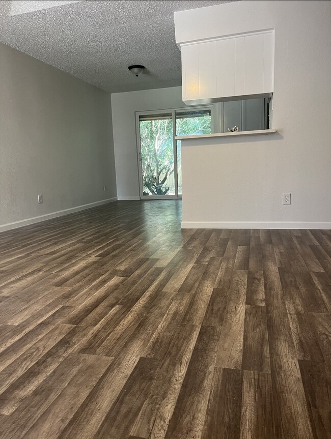 property at 6860 S Creek Dr