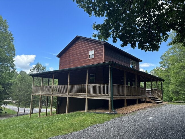 property at 2546 Brookhaven Ln