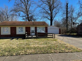 9913 Lochwick Way in Louisville, KY - Building Photo