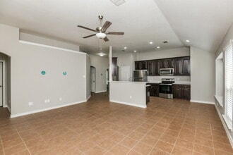 272 Spring Hollow Dr in Saginaw, TX - Building Photo - Building Photo