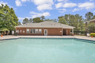 The Cole Apts by Trion Living in Fayetteville, NC - Foto de edificio - Building Photo