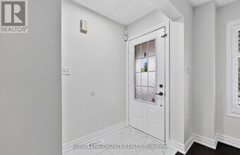 71 Norland Cir in Oshawa, ON - Building Photo - Building Photo