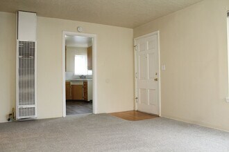 8723 SE Taylor St in Portland, OR - Building Photo - Building Photo