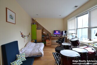 7 Sparhawk St, Unit 1 in Boston, MA - Building Photo - Building Photo