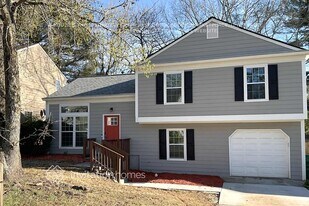 6405 Laurel Post Ct in Lithonia, GA - Building Photo