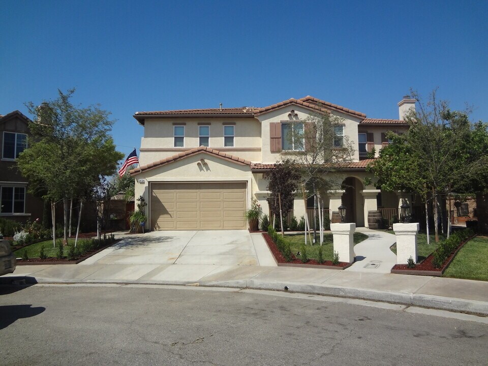 34104 Tuscan Creek Way in Temecula, CA - Building Photo