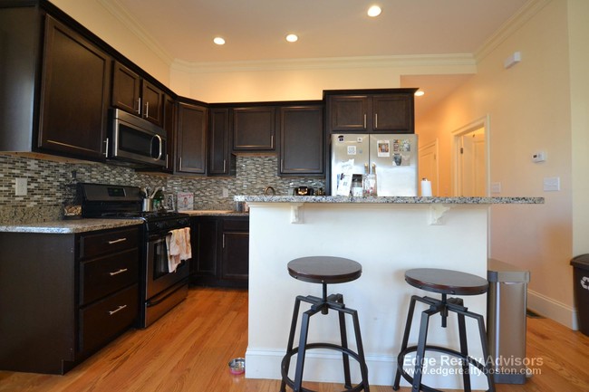 9 Sparhawk St, Unit 1