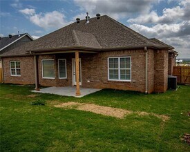 212 Nebo St in Prairie Grove, AR - Building Photo - Building Photo