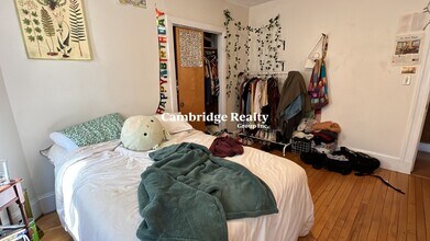 35 Rose St, Unit 2 in Somerville, MA - Building Photo - Building Photo