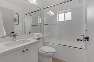 443 E 55th Ave in Vancouver, BC - Building Photo - Building Photo