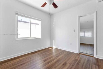 2350 SW 26th St in Miami, FL - Building Photo - Building Photo