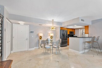 99 SE Mizner Blvd in Boca Raton, FL - Building Photo - Building Photo