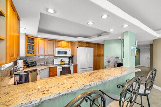 3000 S Ocean Blvd in Boca Raton, FL - Building Photo - Building Photo