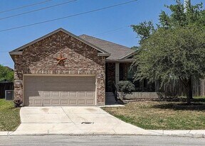 7703 Redstone Manor in Converse, TX - Building Photo