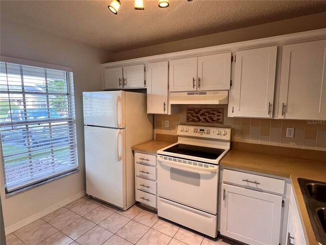 2928 Stillwell Ct in New Port Richey, FL - Building Photo - Building Photo