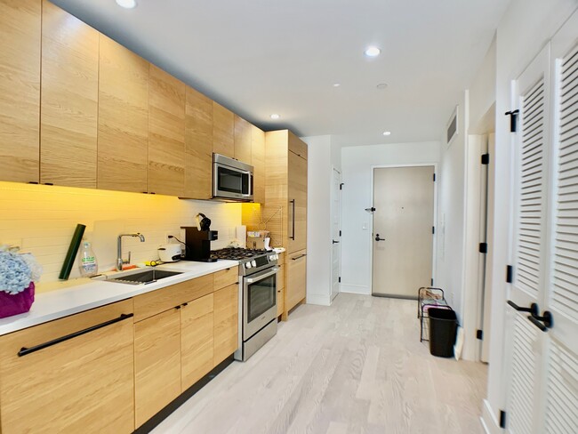 10 Provost St, Unit 412 in Jersey City, NJ - Building Photo - Building Photo