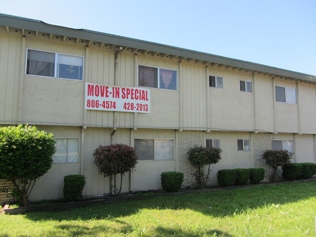 Fruitridge Glen Apartments in Sacramento, CA - Building Photo - Building Photo