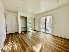1933 Preuss Rd, Unit 1933 in Los Angeles, CA - Foto de edificio - Building Photo