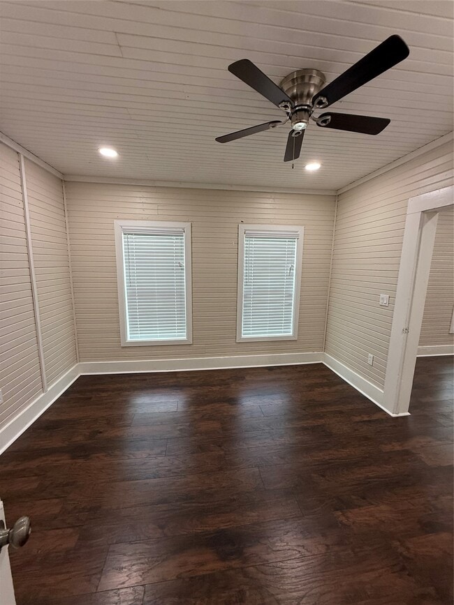 property at 108 W Dallas St