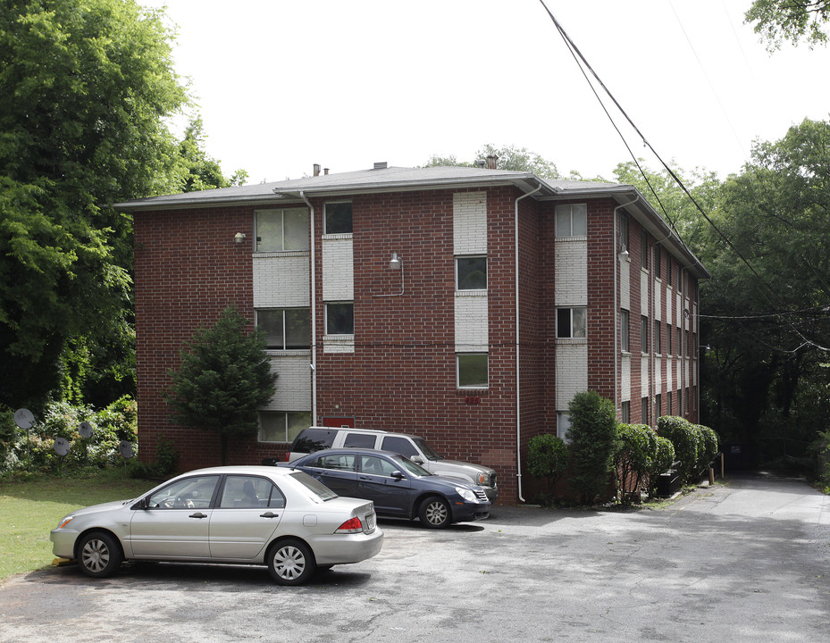 496 Holderness St SW in Atlanta, GA - Foto de edificio