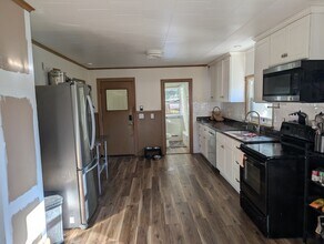 8 Valley St, Unit 2 in Webster, MA - Building Photo - Building Photo