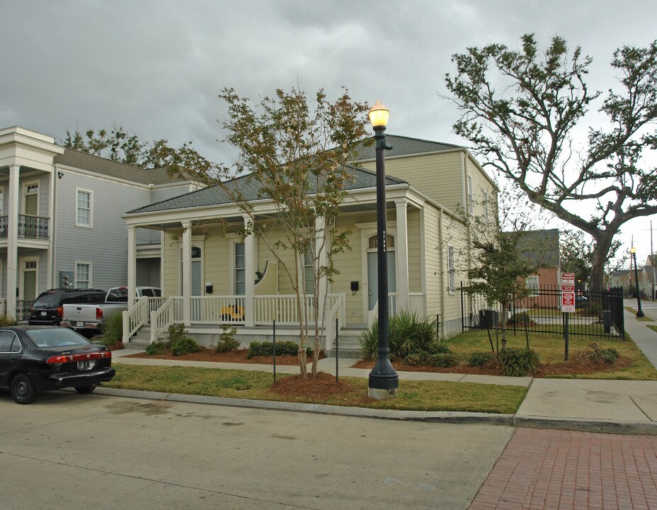 803 Adele Dr in New Orleans, LA - Foto de edificio