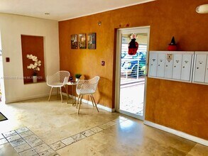 16851 NE 35th Ave in North Miami Beach, FL - Building Photo - Building Photo