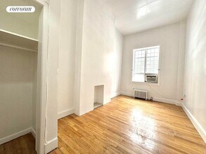 354 W 30th St in New York, NY - Building Photo - Building Photo