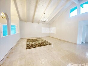 7189 Koamano St in Honolulu, HI - Building Photo - Building Photo