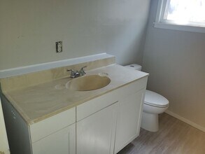 724 NW 96th St in Oklahoma City, OK - Building Photo - Building Photo