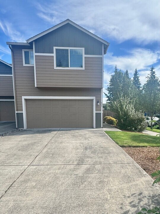835 NE 109th Ct in Vancouver, WA - Foto de edificio
