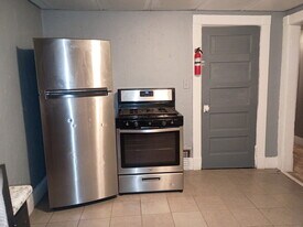 1636 W 3rd St, Unit #1636 in Davenport, IA - Building Photo