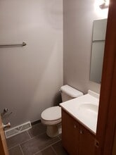 1524 N 94th St in Omaha, NE - Building Photo - Building Photo