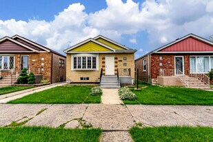 4904 S La Crosse Ave in Chicago, IL - Building Photo