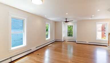 55 Magee St, Unit 55 in Cambridge, MA - Foto de edificio - Building Photo