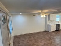 743 Yorkshire St photo'