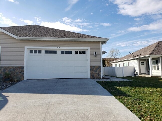 property at 1310 Daisy Dr