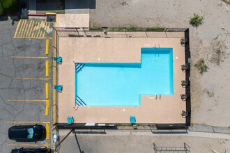 Mediterranean Apartments in El Paso, TX - Foto de edificio - Building Photo