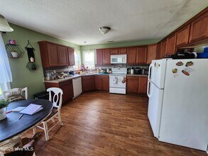 224 Smallwood Rd in Hubert, NC - Building Photo - Building Photo