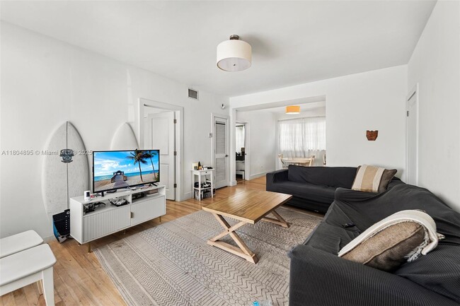 241 28th St in Miami Beach, FL - Building Photo - Building Photo