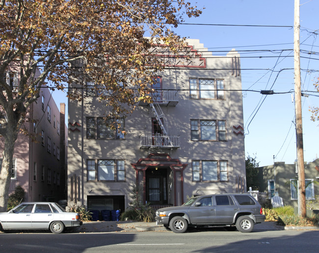 Beach Apartments in Alameda, CA - Building Photo - Building Photo