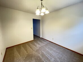 4156 Woodbine Ter in Erie, PA - Building Photo - Building Photo