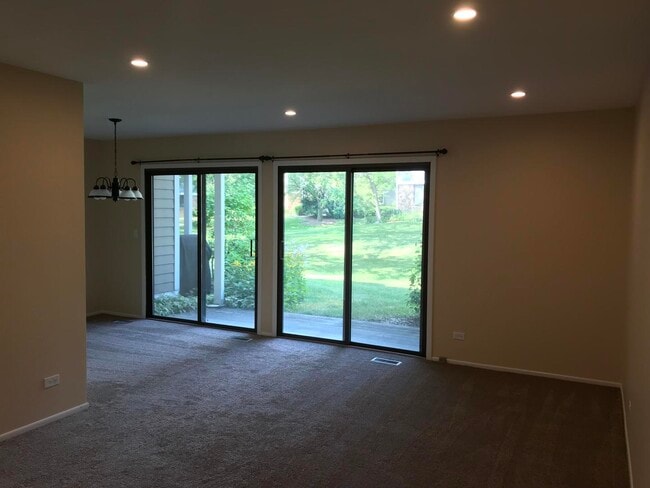 232 Driftwood Ln in Schaumburg, IL - Building Photo - Building Photo