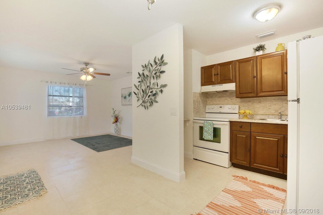 1130 N F St-Unit -A in Lake Worth, FL - Building Photo