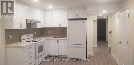 16 Lady Evelyn Cres in Brampton, ON - Building Photo - Building Photo