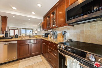 4337 Marina City Dr in Marina Del Rey, CA - Building Photo - Building Photo