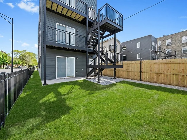 2700 W Jackson Blvd in Chicago, IL - Building Photo - Building Photo