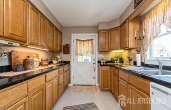 245 S Madison Ave in Dunellen, NJ - Building Photo - Building Photo